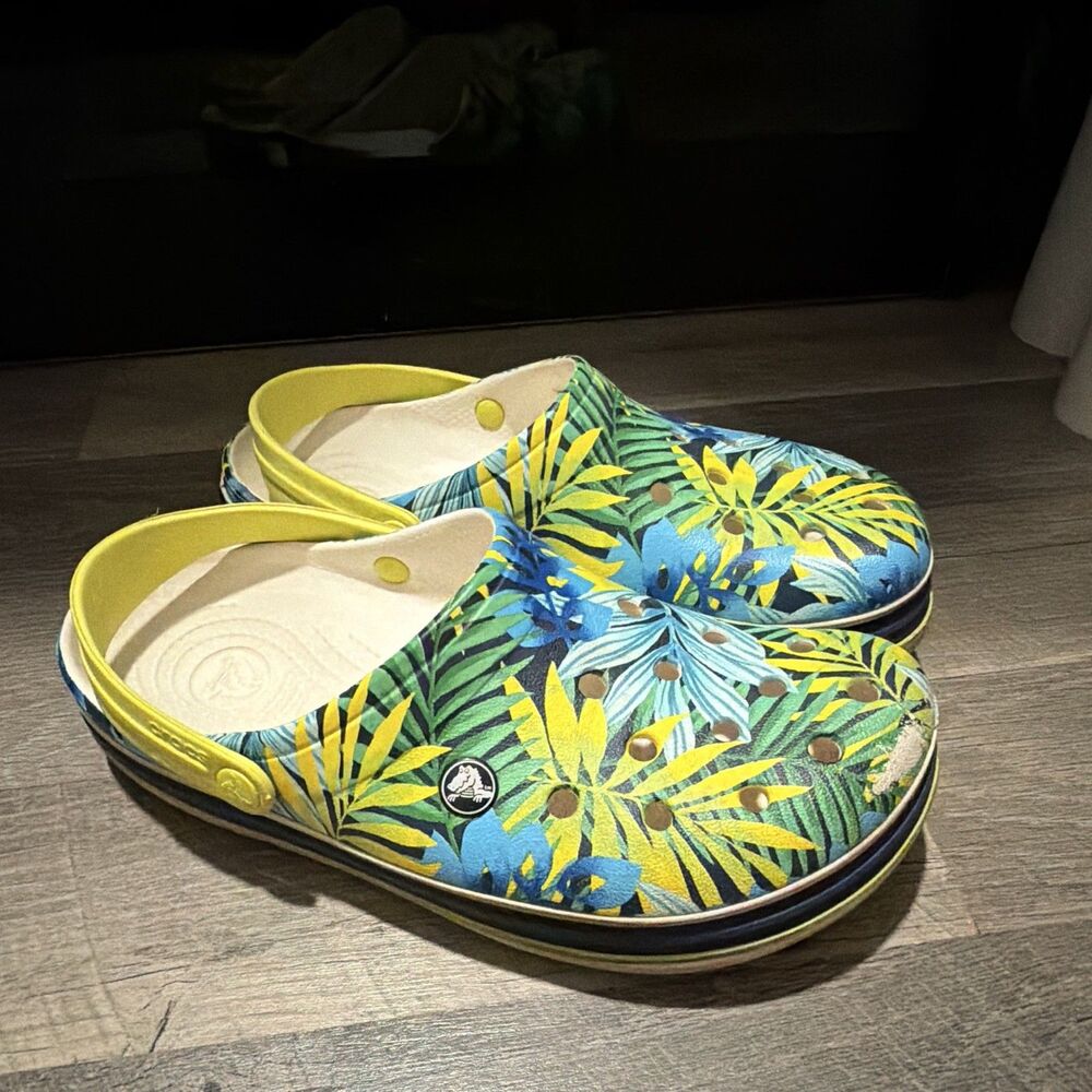 Crocs Classic Clogs Tropical Palm Leaf Print Yellow Strap Men's 8 / Women's 10